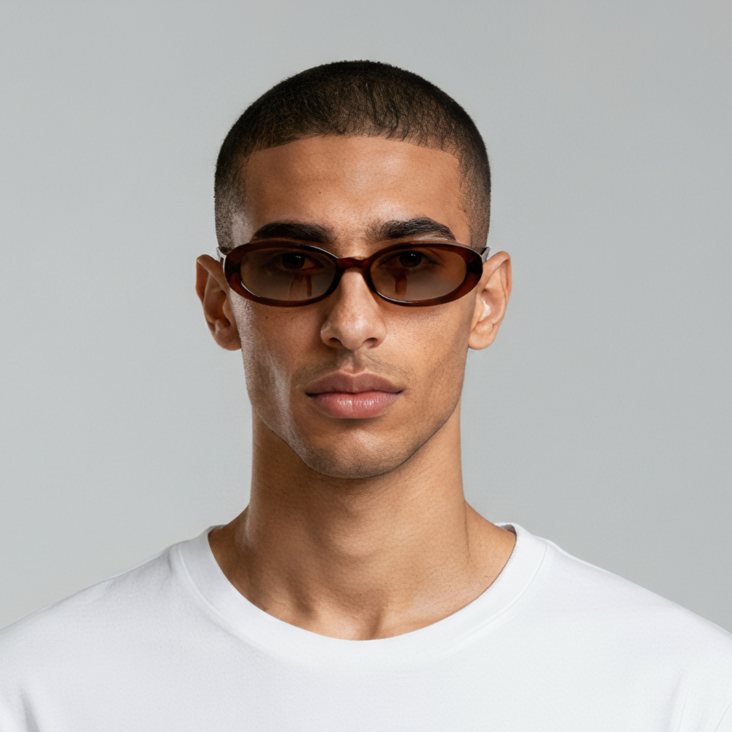 Oval sunglasses brown frame brown lens UV400 – Layla Sunset Brown male model