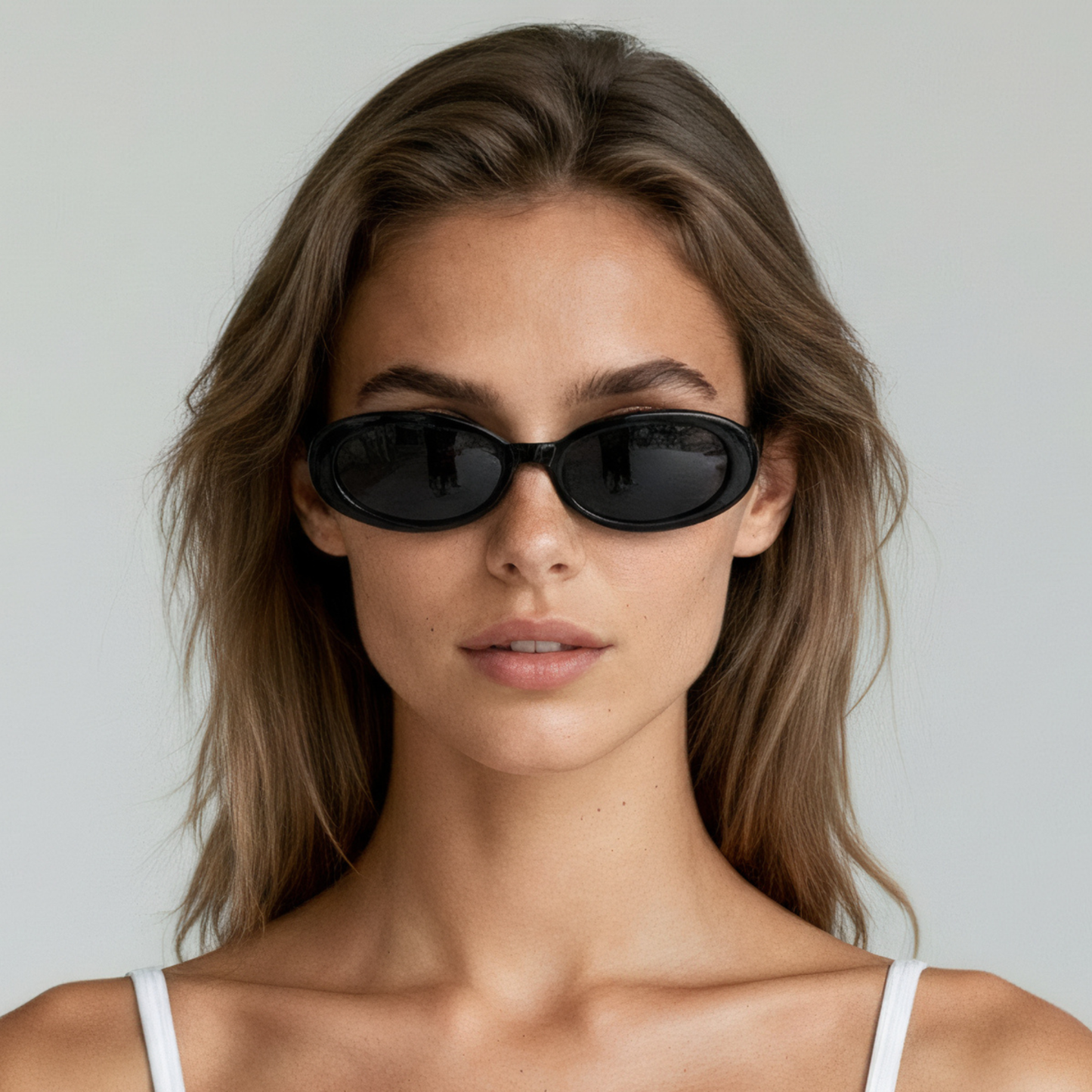 Oval sunglasses black frame smoke lens UV400 – Layla Shadow female model