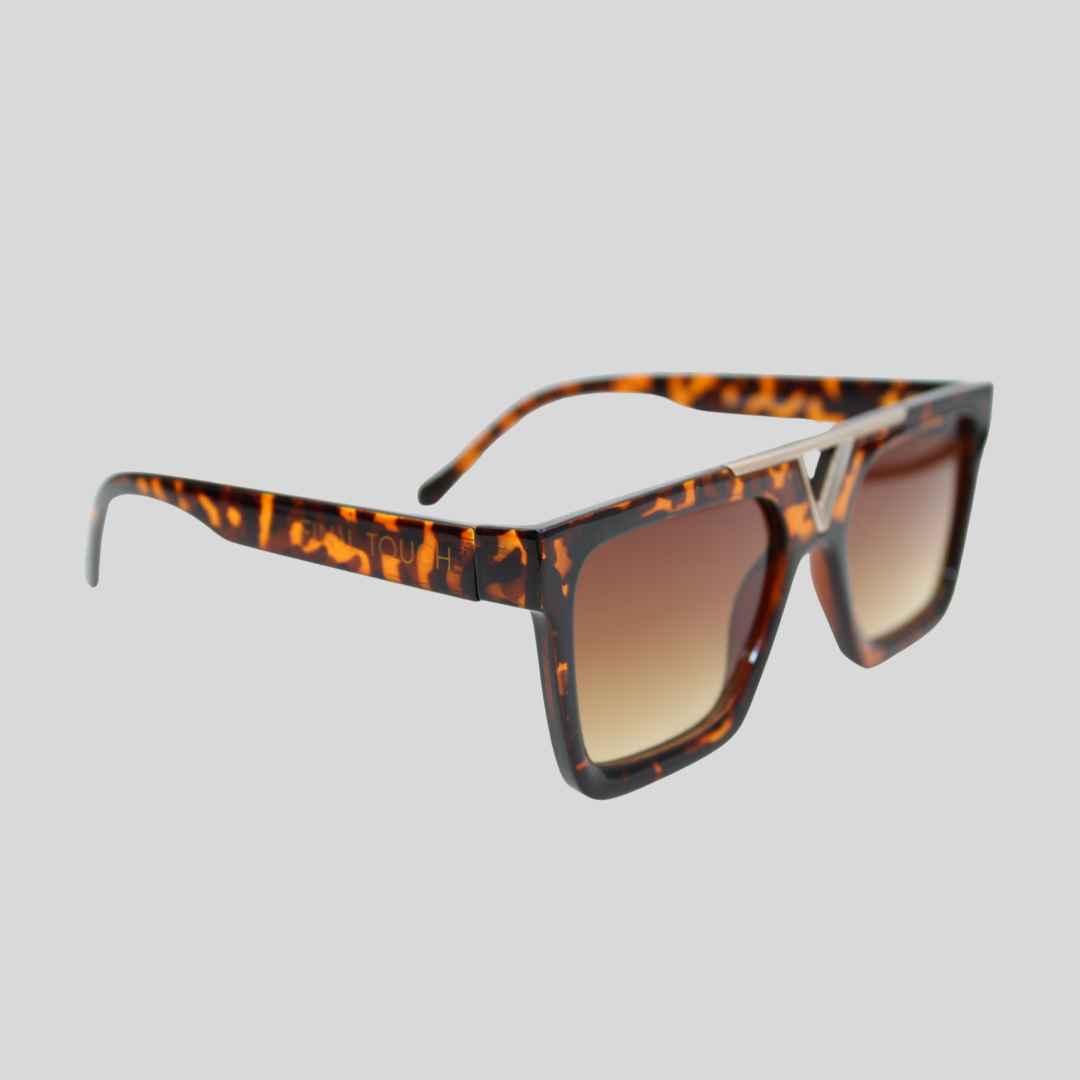 Wade Classic Tortoise front  sunglasses with rectangular tortoiseshell frame